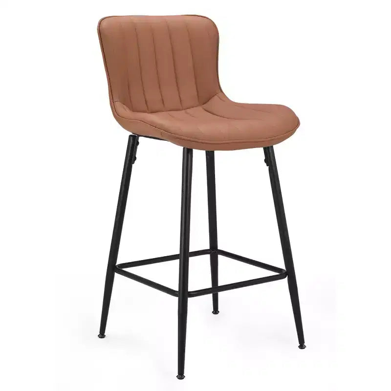 Sedie da bar da bancone basse in similpelle e metallo marrone e nero da 27".