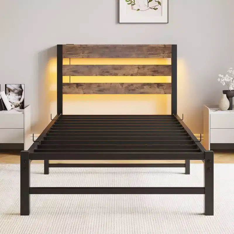 Struttura Letto a Piattaforma Matrimoniale con Luci LED RGB, Stazione di Ricarica USB, Resistente, Non Richiede Rete a Molle