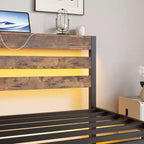 Struttura Letto a Piattaforma Matrimoniale con Luci LED RGB, Stazione di Ricarica USB, Resistente, Non Richiede Rete a Molle