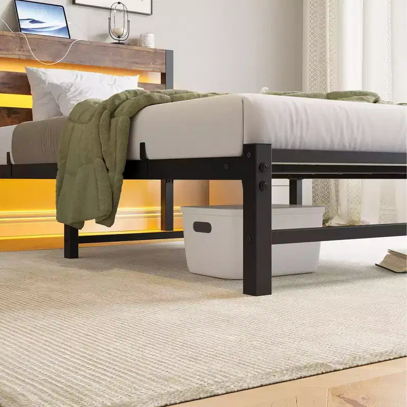 Struttura Letto a Piattaforma Matrimoniale con Luci LED RGB, Stazione di Ricarica USB, Resistente, Non Richiede Rete a Molle