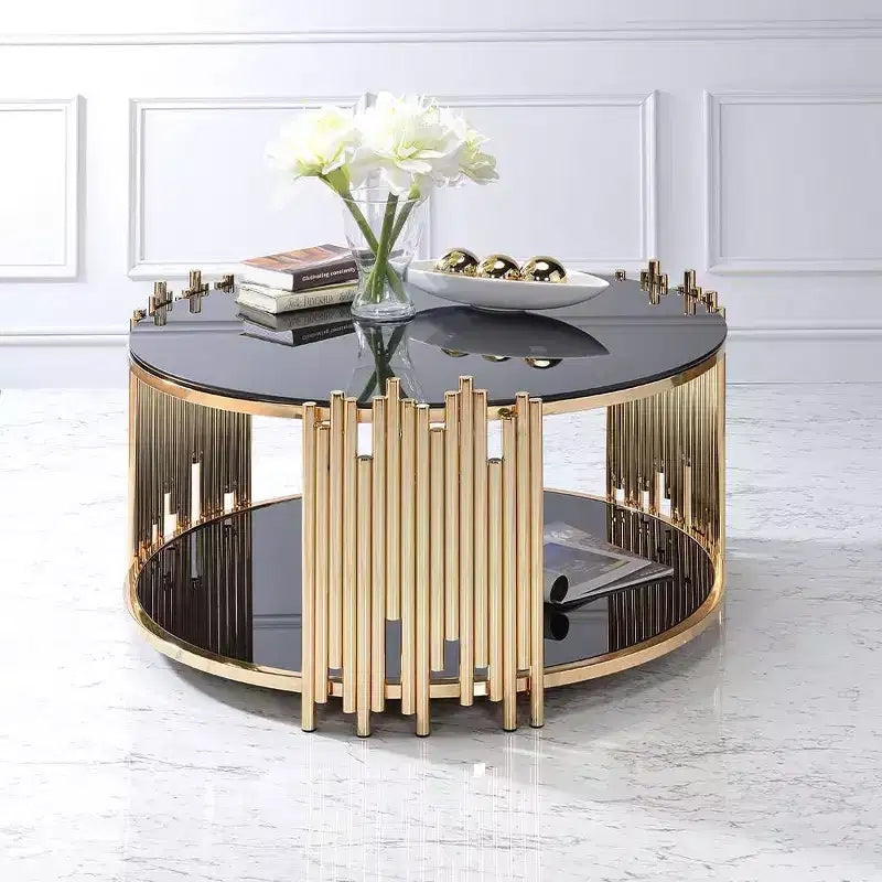 Tavolino Tanquin 37" con ripiano in vetro temperato nero e finitura oro: Base a piedistallo rotonda, vetro temperato, ripiano a giorno