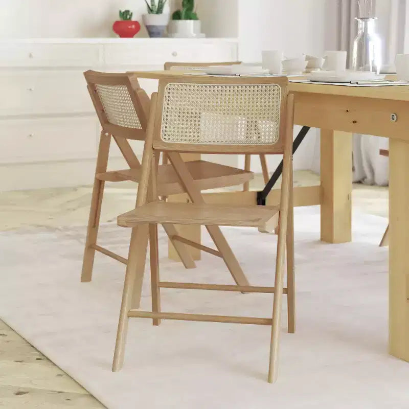 Sedie Pieghevoli in Rattan con Struttura e Seduta in Legno Massello e Schienale Traspirante in Rattan Intrecciato